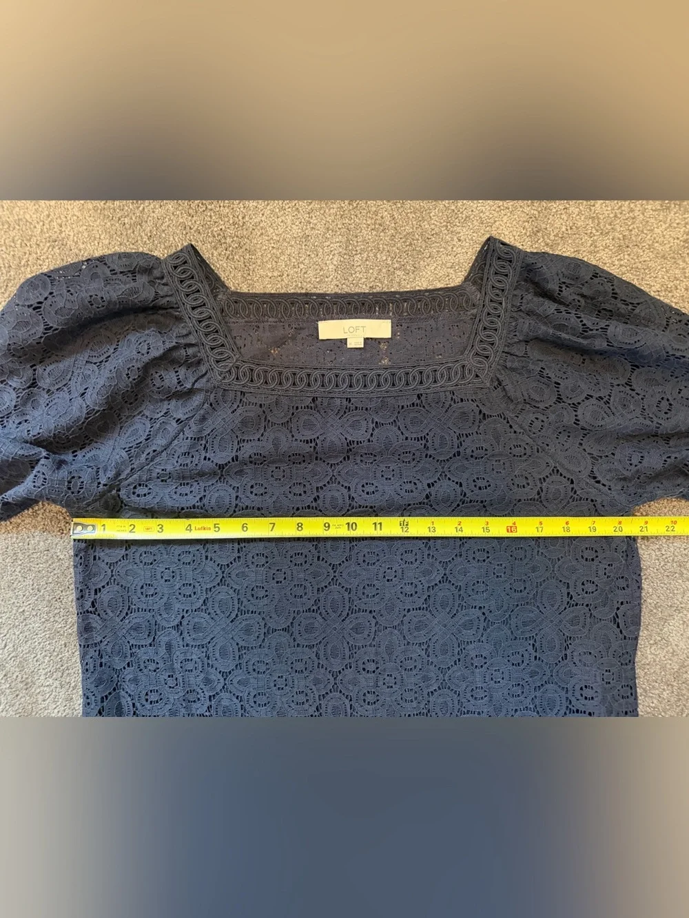 Women’s Loft Navy Lace Puff-Sleeve Top